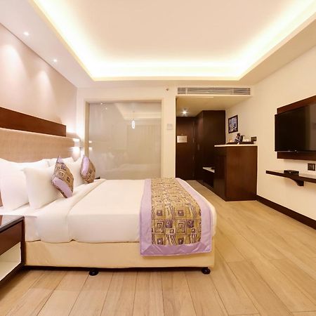 Hotel White Rose Igi Airport Нью-Дели Экстерьер фото