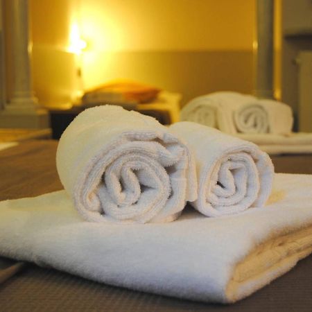 Hotel White Rose Igi Airport Нью-Дели Экстерьер фото