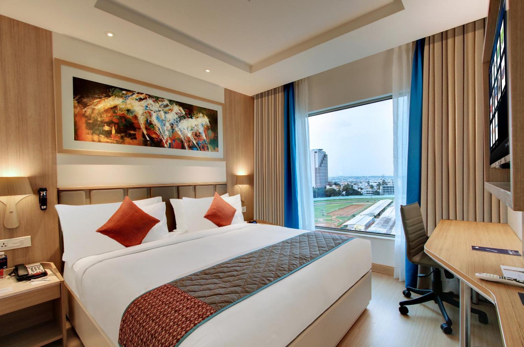 Hotel White Rose Igi Airport Нью-Дели Экстерьер фото